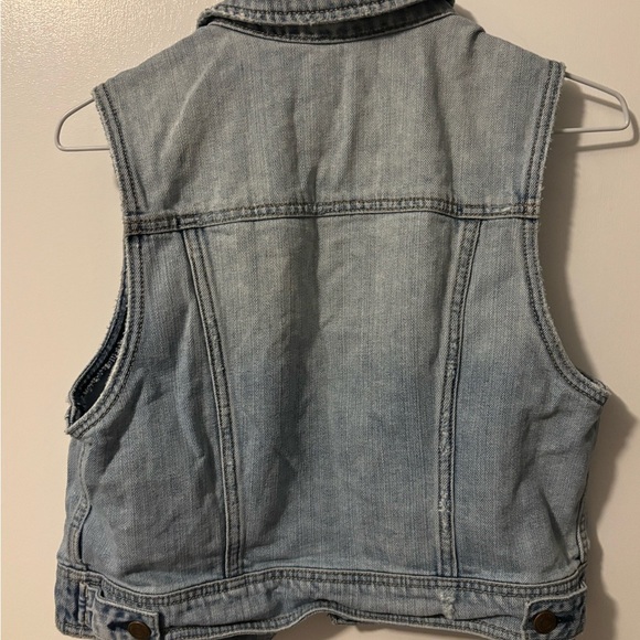 American Eagle Light Blue Distressed Denim Bohemian Feminine Style Jacket Vest - Picture 3 of 3